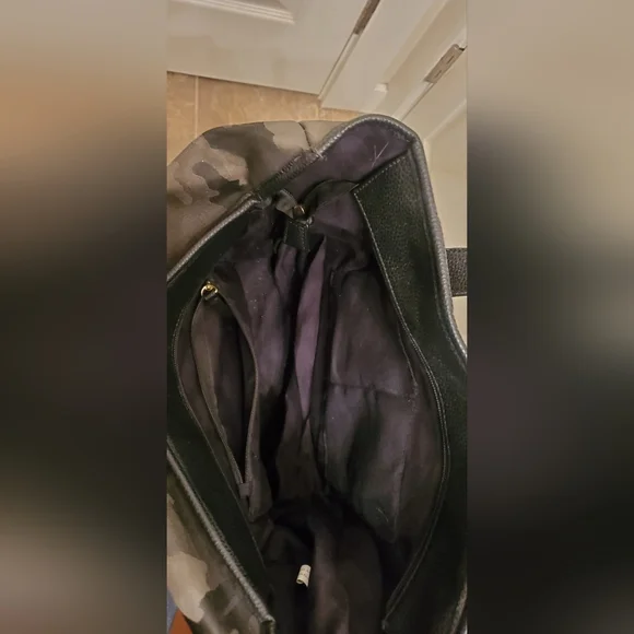 Camo tote bag, rare find and new! - Picture 3 of 3
